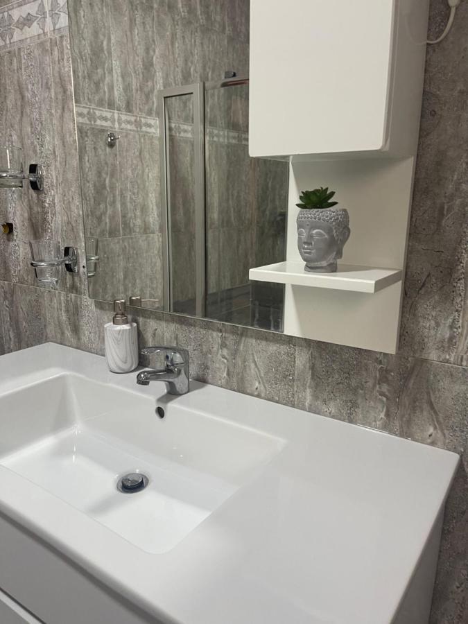 City Center Apartment Тирана Екстериор снимка