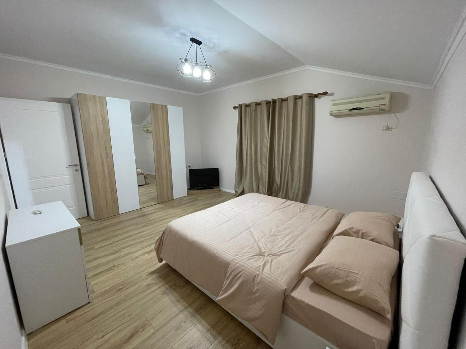 City Center Apartment Тирана Екстериор снимка